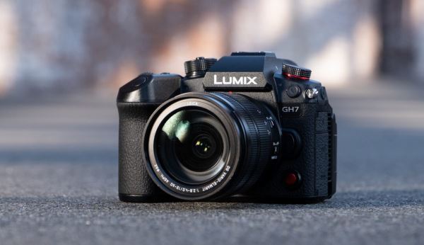 Выпущен Panasonic Lumix GH7. Гибридный автофокус, 12 бит видео, ARRI LogC3