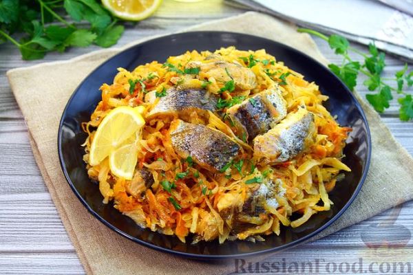 Рыба, запечённая с капустой