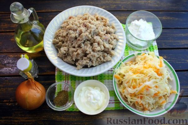 Рыбные котлеты с квашеной капустой