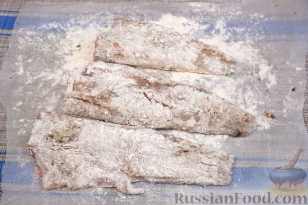 Рыба, запечённая с яблоком и брынзой