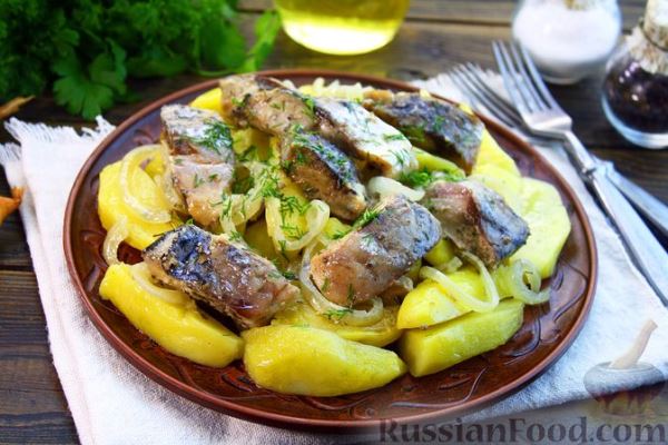 Скумбрия, запечённая с картофелем, в микроволновке